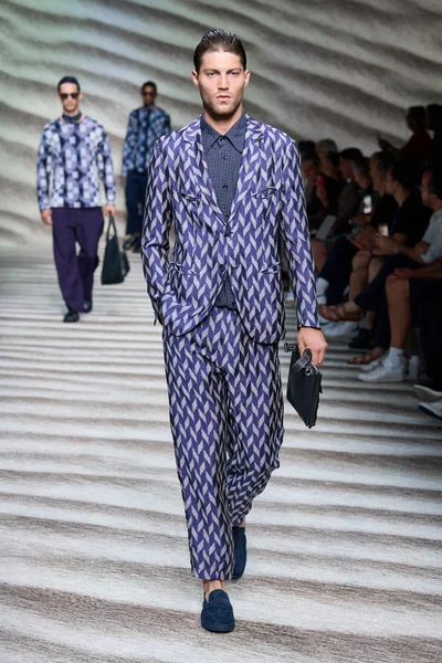 Look 30